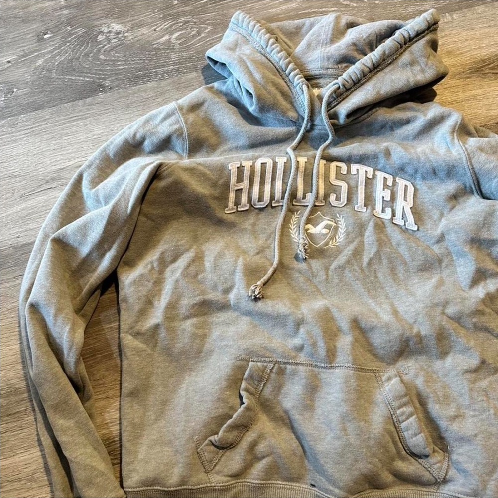Hollister Light Gray Pullover Hoodie with Embroidered Logo